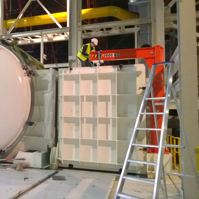 Large vacuum chamber for JVD process